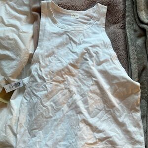 New with tags aritzia tank!!!